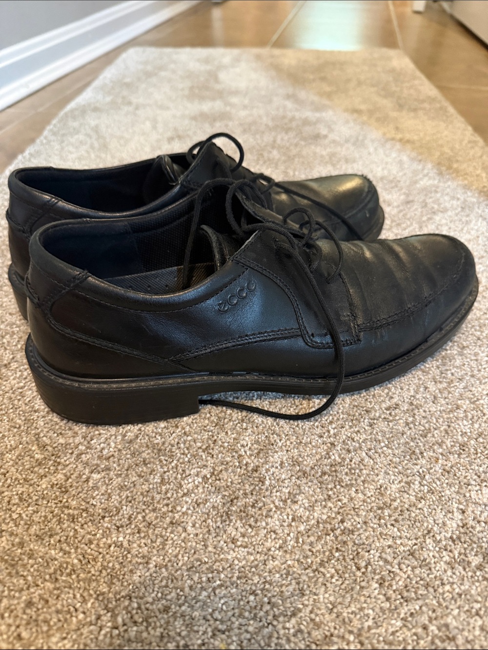 Ecco Men's Black Leather Lace-Up Oxfords